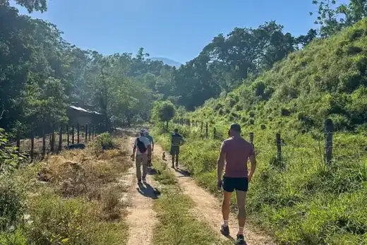 Macaw Sanctuary, Puerto Vallarta hiking tour