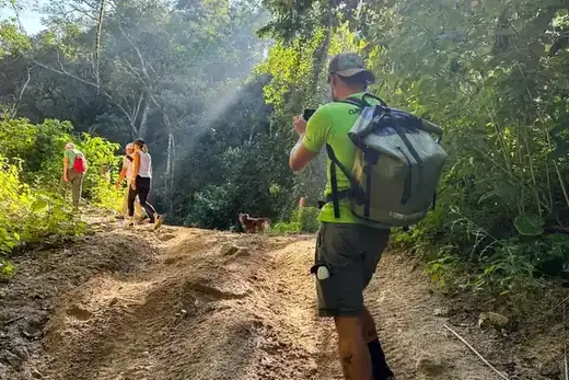 Macaw Sanctuary, Puerto Vallarta hiking tour